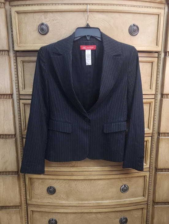 Anne Klein Jackets & Blazers - Anne Klein Navy Pinstripe Single-Button Blazer